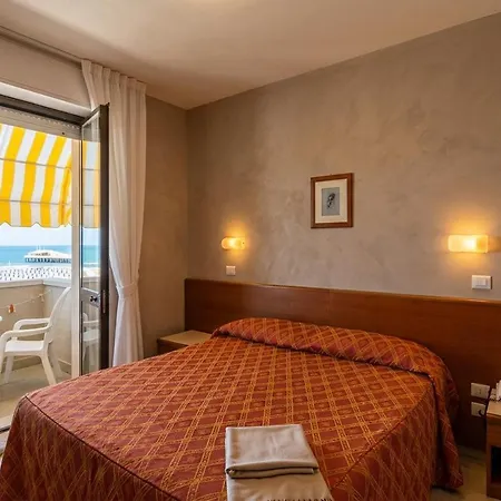 Hotel La Vela Lido di Camaiore