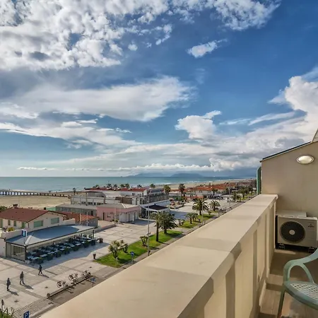 La Vela 3*