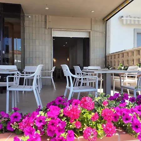La Vela Hotel 3*
