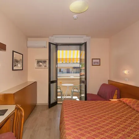 Hotel La Vela Lido di Camaiore